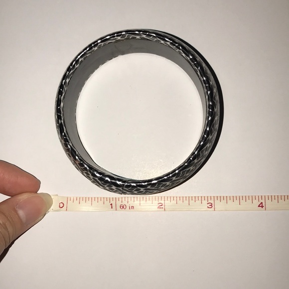 Silver And Black Bracelet - Picture 4 of 6